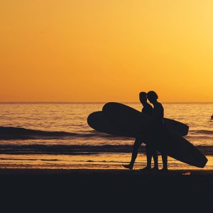 Group surfing lesson in Anza